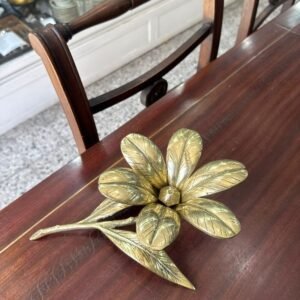 Flor cenicero de bronce