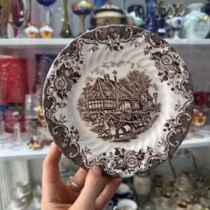 Plato inglés de colección marrón