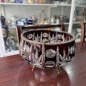 Cenicero de cristal súper tallado rubi con monturas de bronce