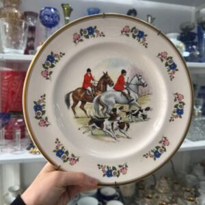 Plato inglés con caballos