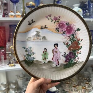 Plato porcelana tsuji con geishas pintado a mano