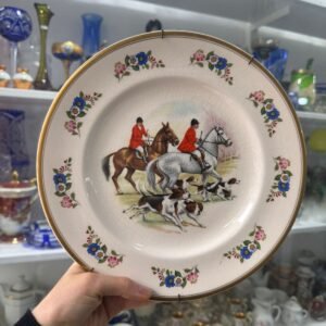 Plato inglés con caballos