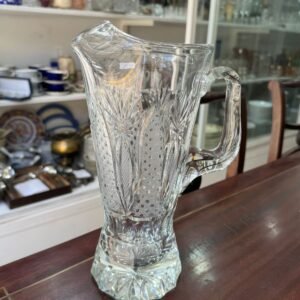 Jarra de cristal súper tallado con pico vertedor