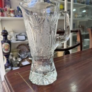 Jarra de cristal súper tallado con pico vertedor