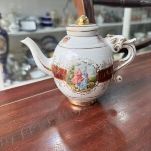 Tetera petit de porcelana con escena galante