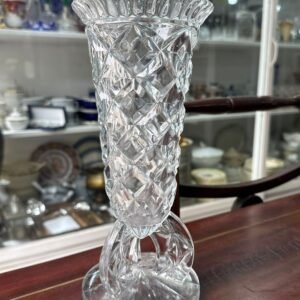 Florero de vidrio prensado