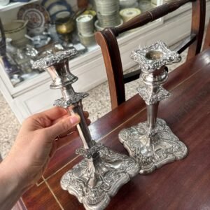 Par de candelabros platería