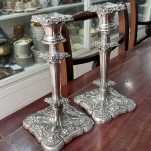 Par de candelabros platería