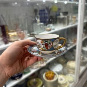 Dúo de café de colección porcelana japonesa pintada a mano con oro
