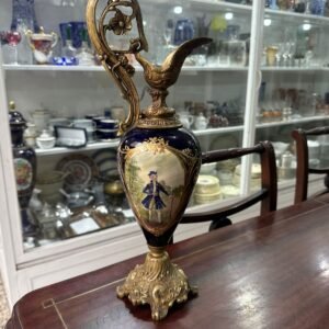 Anfora azul cobalto pintada a mano con oro