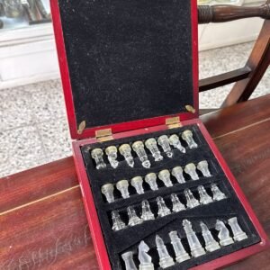 Ajedrez con piezas de cristal