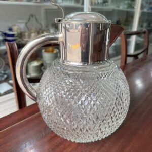 Jarra de cristal súper tallado con platería