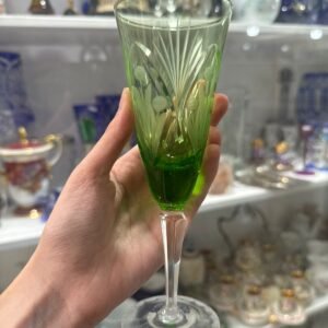 Juego de 9 copas verde cristal súper tallado