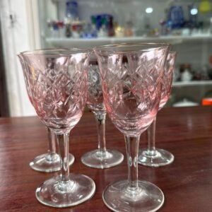 Set de 5 copas de cristal tallado rosas