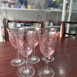 Set de 5 copas de cristal tallado rosas
