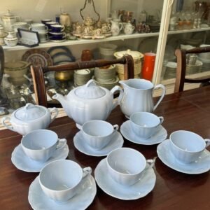 Juego de té inglés celeste pastel