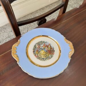 Plato de torta o masitero con escena galante