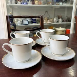 Set de 4 dúos de té porcelana con guarda en oro