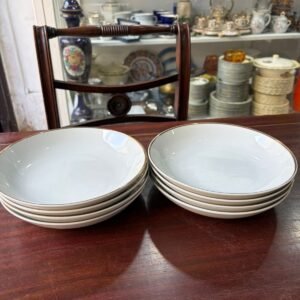 Juego de 8 platos hondos porcelana con guarda en oro
