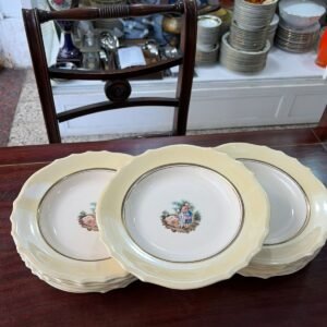 Juego de 12 platos hondos con escena galante