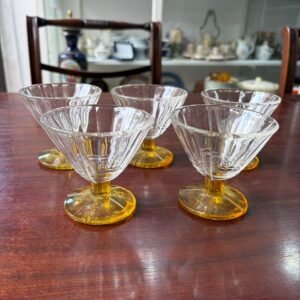 Set de 5 copas con pie ambar