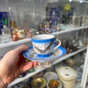 Dúo de café porcelana japonesa (se ve a la geisha en el fondo de la taza)