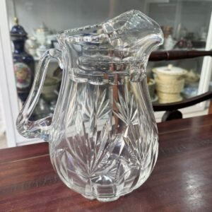 Jarra de cristal súper tallado con pico vertedor