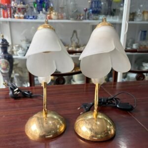 Par de lamparas o veladores de bronce