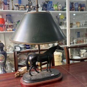 Lámpara inglesa con caballo