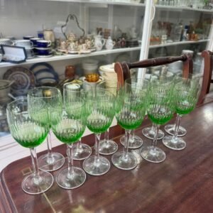 Juego de 12 copas de cristal verdes
