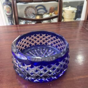 Exquisito centro de mesa de cristal súper tallado azul