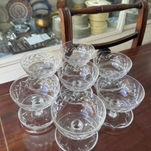 Juego de 7 copas de postre de cristal tallado