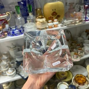 Exquisito cenicero de cristal