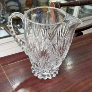 Jarra de cristal súper tallado con pico vertedor