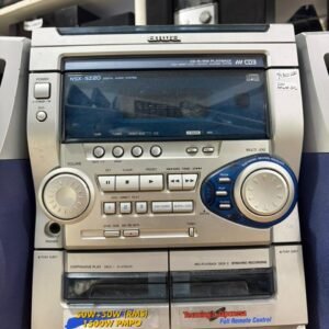 Equipo de musica Aiwa con parlantes jvc compactera para 3 cds, radio am y fm, doble cassettera y auxiliar