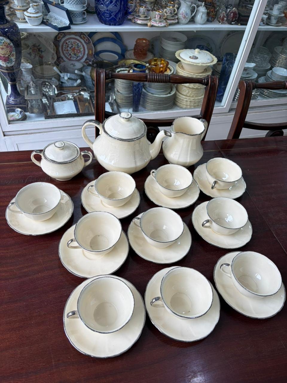 Juego de té inglés ALFRED MEAKIN con guarda en color plateado para 10 personas