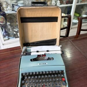 Máquina de escribir OLIVETTI