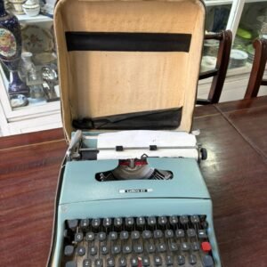 Máquina de escribir OLIVETTI
