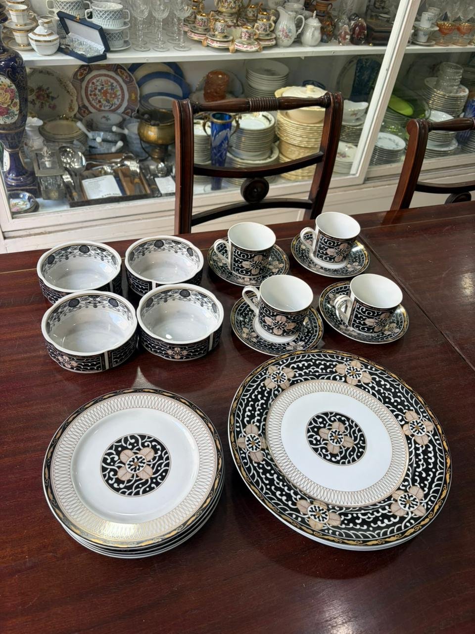 Juego de vajilla 4 platos playos, 4 platos de postre, 4 compoteras, 4 dúos té - Imagen 6
