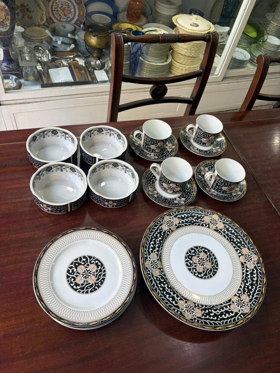 Juego de vajilla 4 platos playos, 4 platos de postre, 4 compoteras, 4 dúos té - Imagen 5