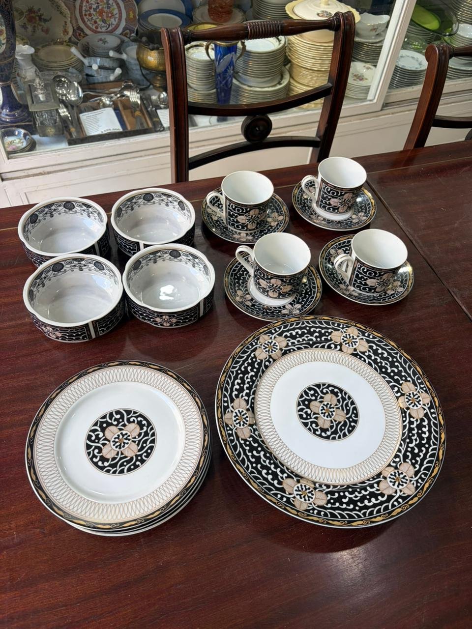Juego de vajilla 4 platos playos, 4 platos de postre, 4 compoteras, 4 dúos té