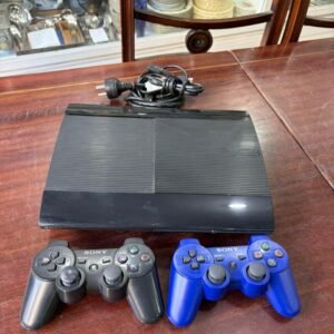 PS3 con 2 joystick 1 juego
