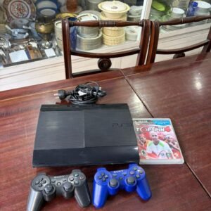 PS3 con 2 joystick 1 juego