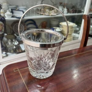 Hielera de cristal súper tallado con platería