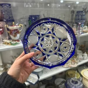 Exquisito cenicero grande de cristal súper tallado azul