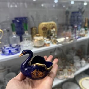 Cisne porcelana LIMOGES azul cobalto con oro