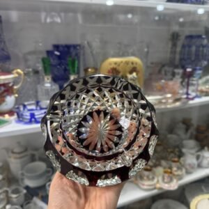 Exquisito cenicero de cristal súper tallado