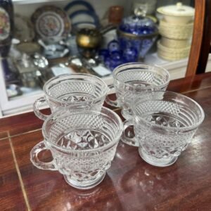 Set de 4 tazas de vidrio prensado