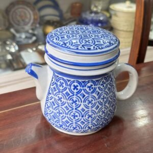 Tetera oriental con colador