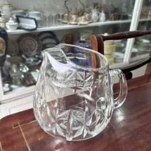 Jarra grande de cristal súper tallado con pico vertedor